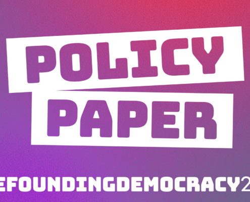 Schriftzug „Policy Paper #RefoundingDemocracy2025“